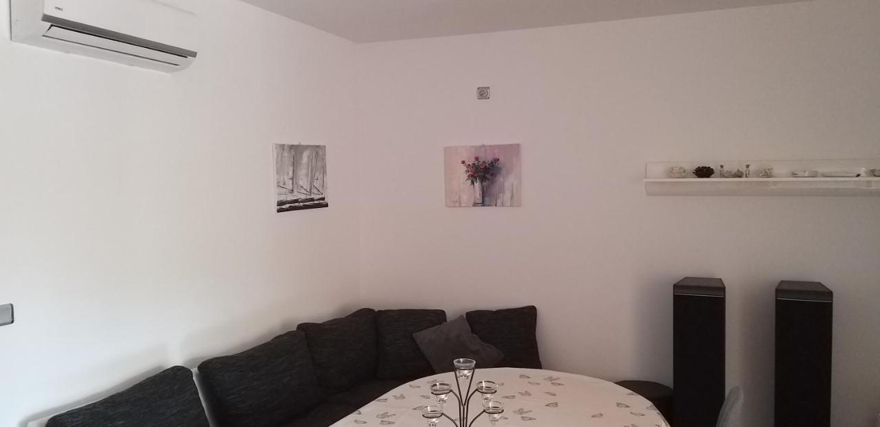 Apartman Slavica Рогозниця Екстер'єр фото